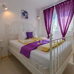 Lavarin Apartment *