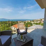 Lavarin Apartment