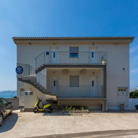 Lavarin Appartement *
