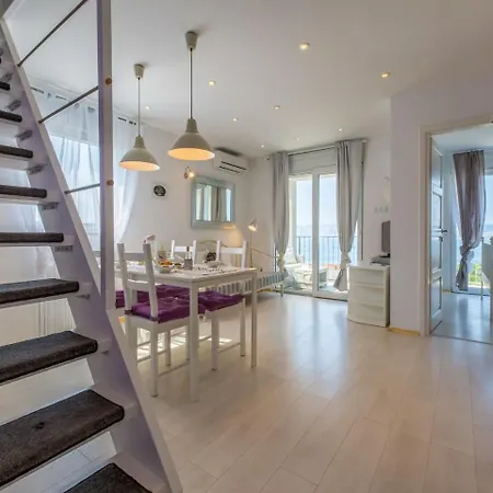 Lavarin Apartment