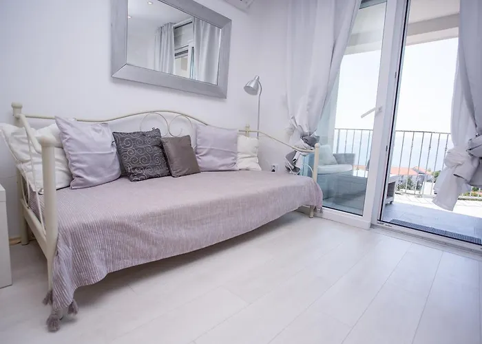 Apartament Lavarin