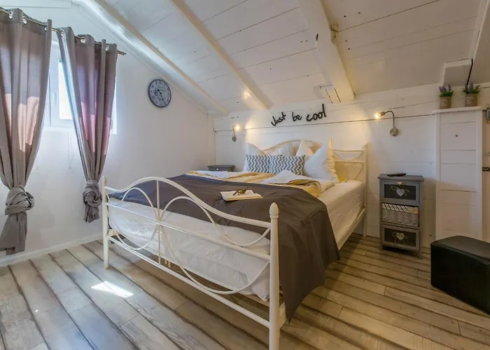 Lavarin * Novi Vinodolski