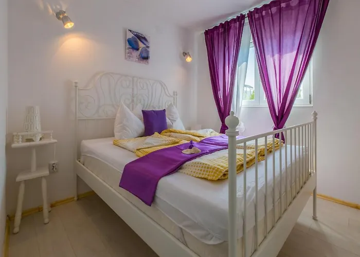 Lavarin Apartman *