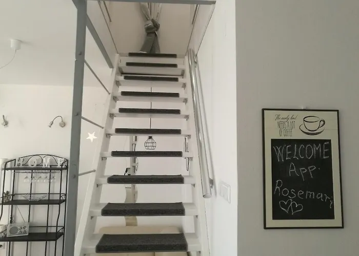Lavarin Apartament *